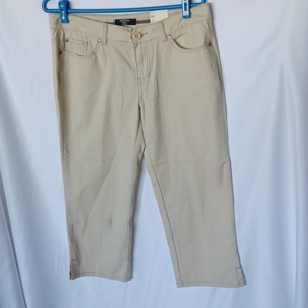 Canyon River Blues capris khaki size 10 petite, nwt